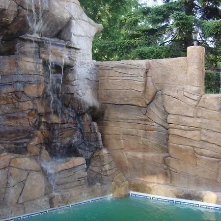 Family Niagara Hotel 3*