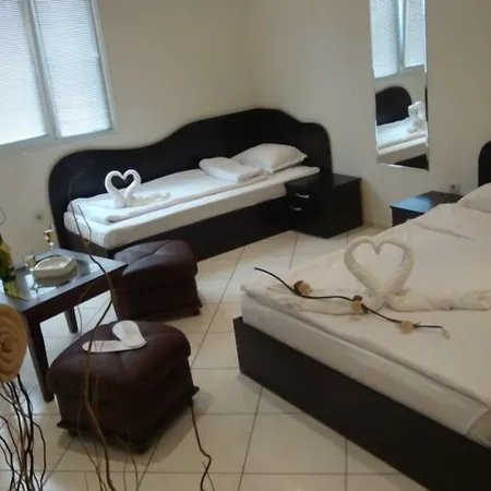 Family Niagara Hotel 3*