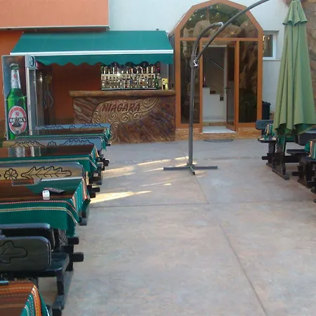 Family Niagara Hotell 3*