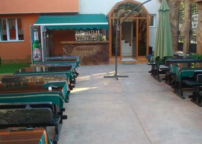 Family Niagara Hotell 3*